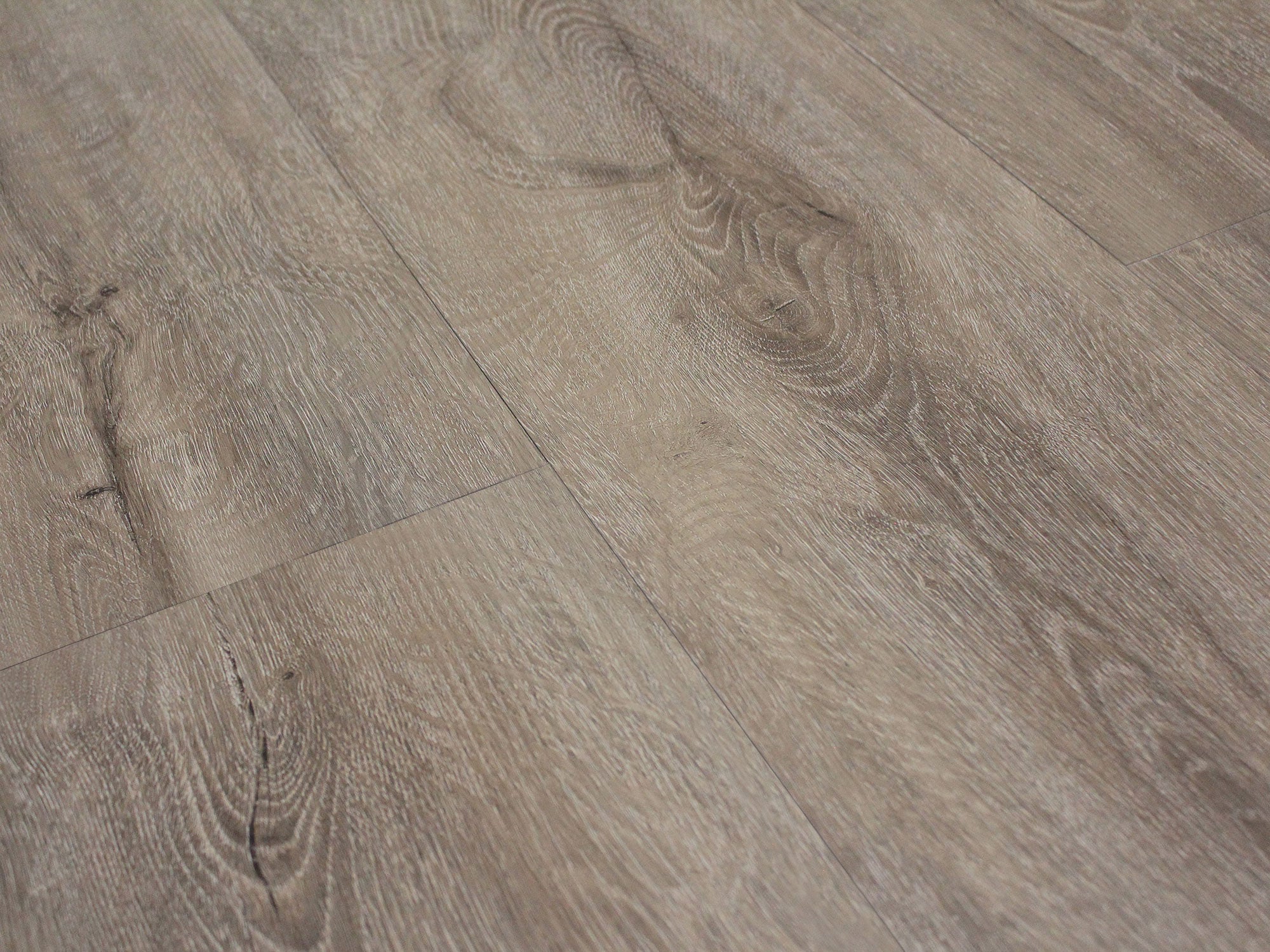 SILVER MOON | Resilient WPC by Pravada Floors