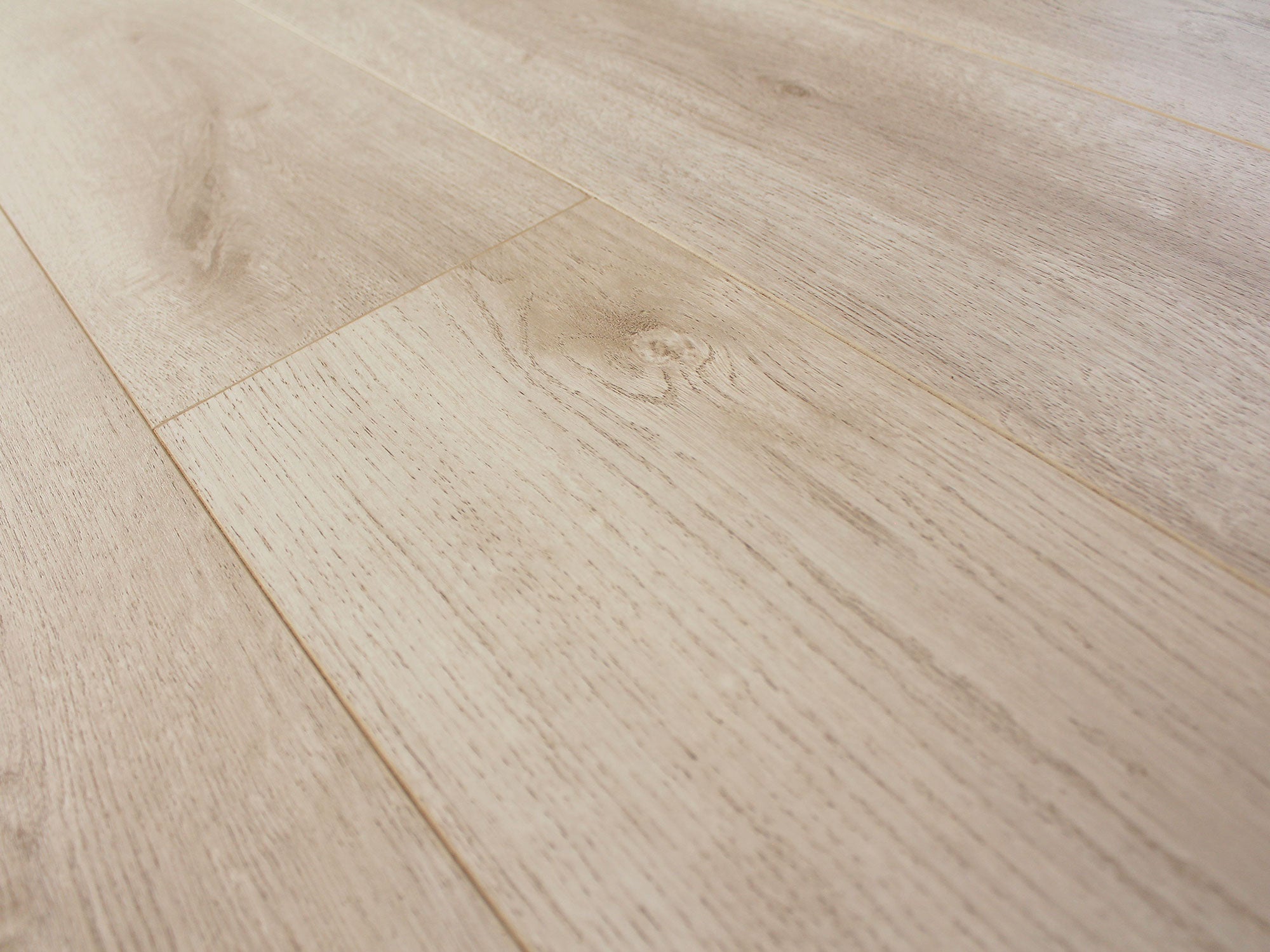 COPPER WINE | Luxury Laminate by Pravada Floors