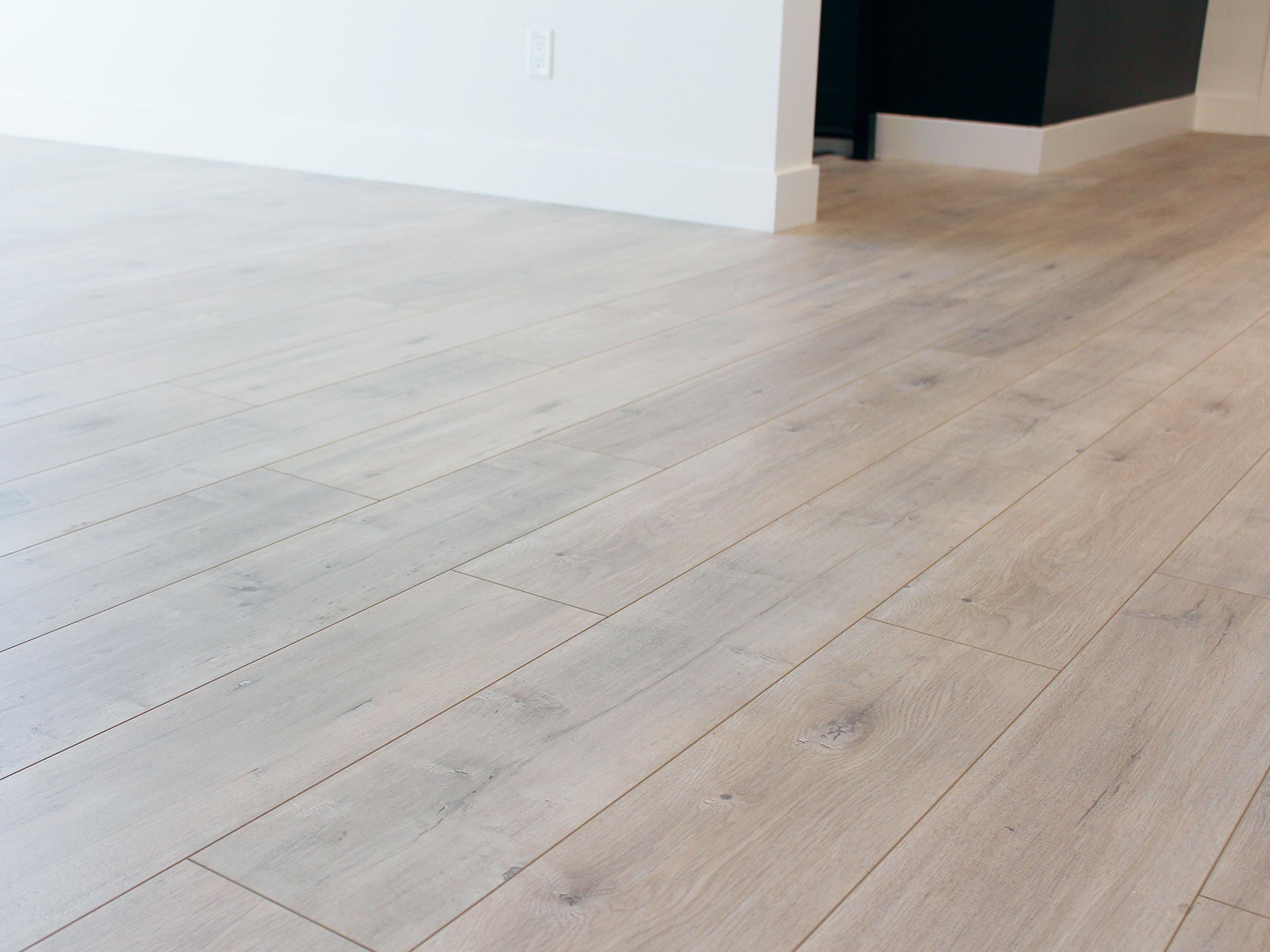 ICED MINK | Luxury Laminate by Pravada Floors