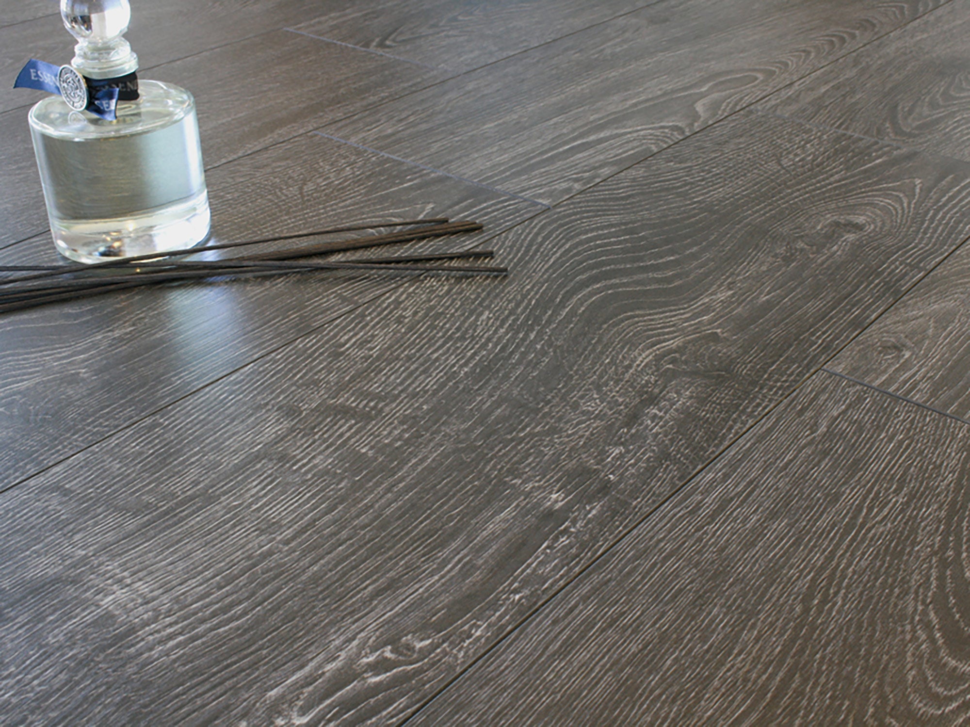 SHADOW ASH | Luxury Laminate by Pravada Floors